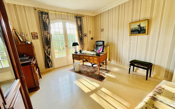 Maison à vendre    6 pièces •  Royan