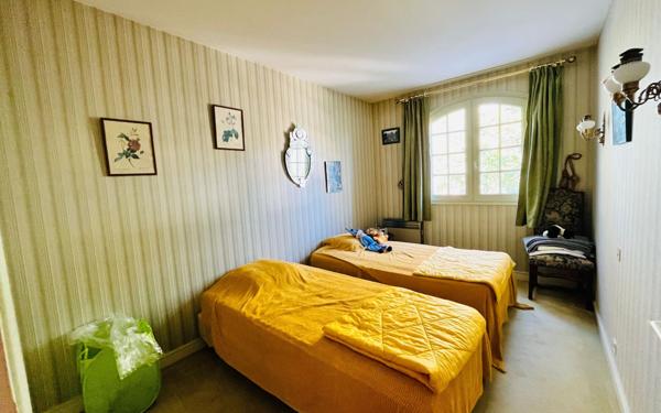 Maison à vendre    6 pièces •  Royan