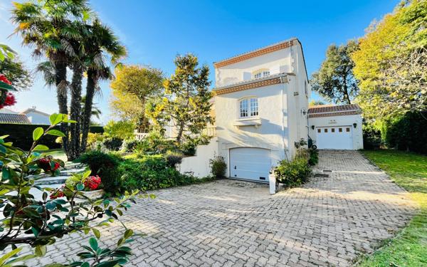 Maison à vendre    6 pièces •  Royan