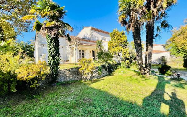 Maison à vendre    6 pièces •  Royan