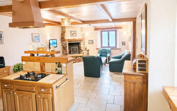 Maison à vendre    4 pièces •  Altier