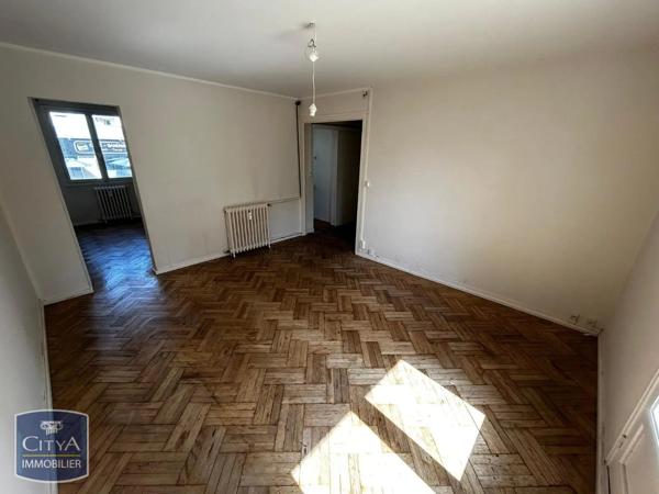 Appartement à louer 4 pièces 64.3m² Cholet (49300)