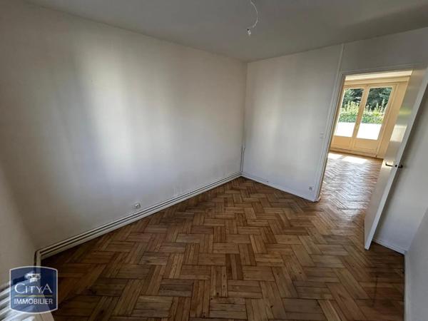 Appartement à louer 4 pièces 64.3m² Cholet (49300)