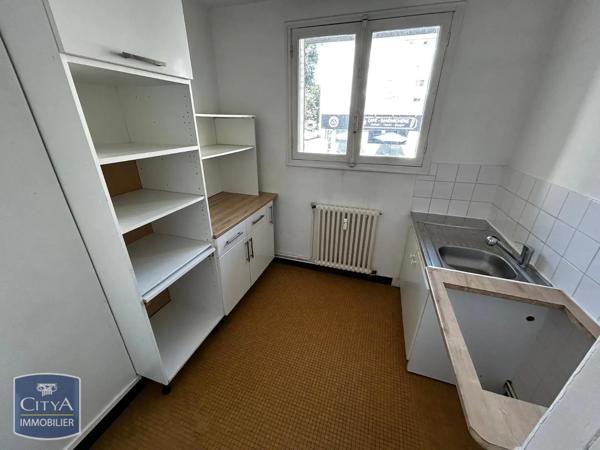 Appartement à louer 4 pièces 64.3m² Cholet (49300)