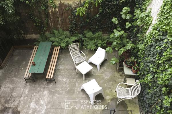 Maison de ville rénovée et sa terrasse à l’abri des regards