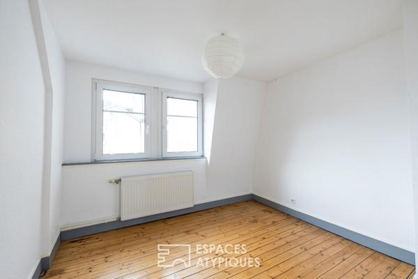 Maison de ville rénovée et sa terrasse à l’abri des regards