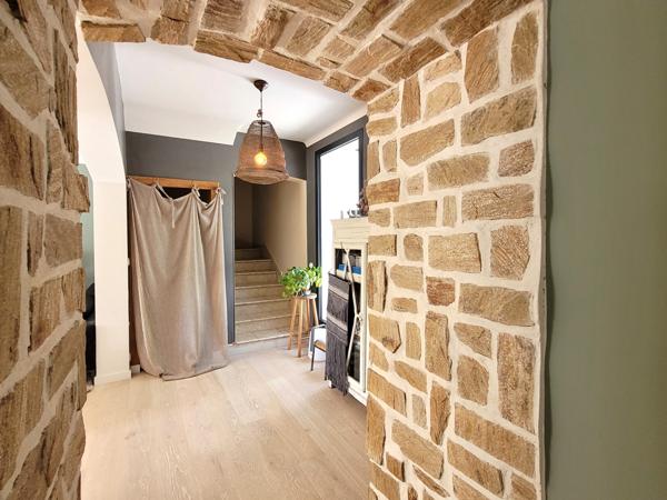 Superbe maison aux grands volumes, avec piscine.