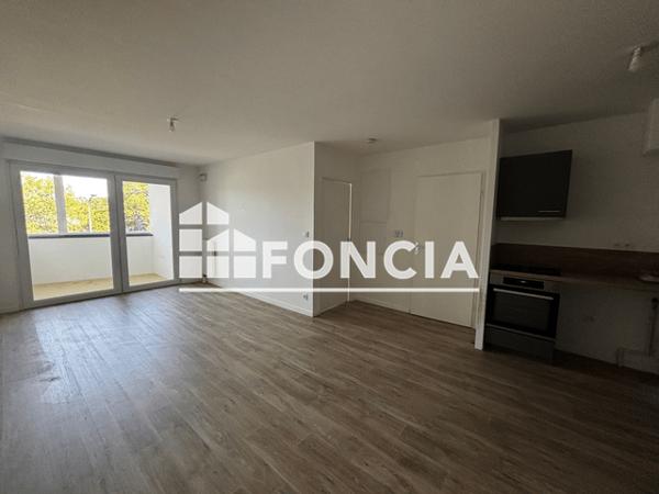 Location Appartement 2 pièces 43.5 m² - 15 AVENUE DE BORDEAUX Joue Les Tours 37300