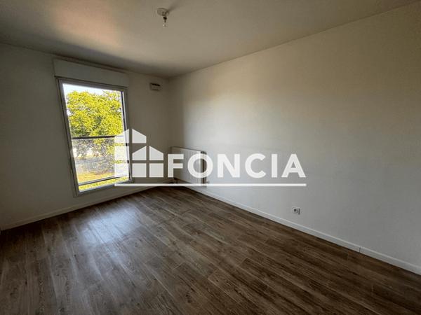 Location Appartement 2 pièces 43.5 m² - 15 AVENUE DE BORDEAUX Joue Les Tours 37300
