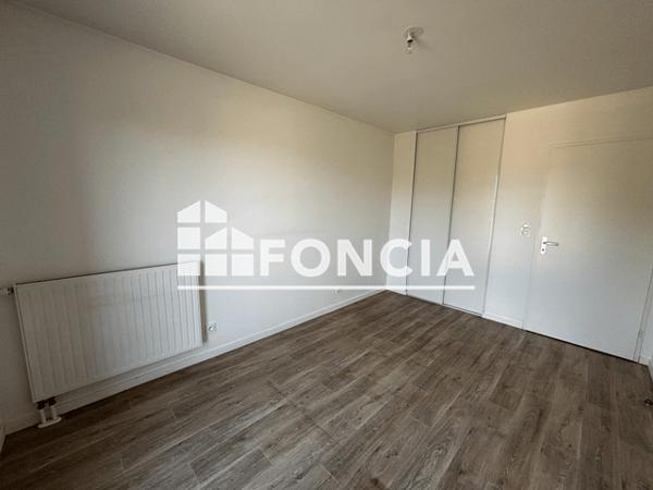 Location Appartement 2 pièces 43.5 m² - 15 AVENUE DE BORDEAUX Joue Les Tours 37300