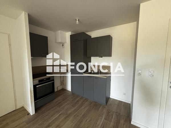 Location Appartement 2 pièces 43.5 m² - 15 AVENUE DE BORDEAUX Joue Les Tours 37300