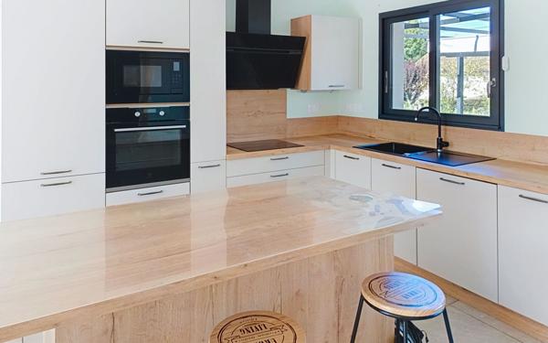 Maison à vendre    4 pièces • 100,43 m2 Le Mayet-de-Montagne