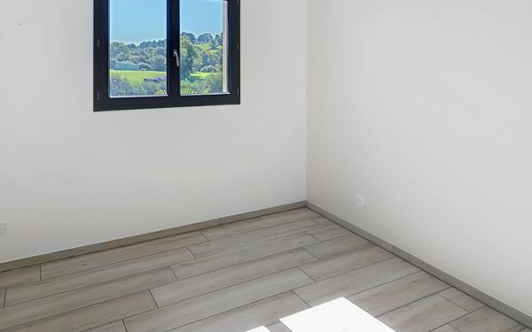 Maison à vendre    4 pièces • 100,43 m2 Le Mayet-de-Montagne