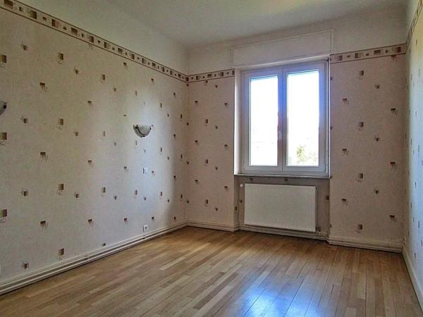 Location                                                      Appartement
                        
                     3 pièces                      71 m2                     à Saint-Dié-des-Vosges