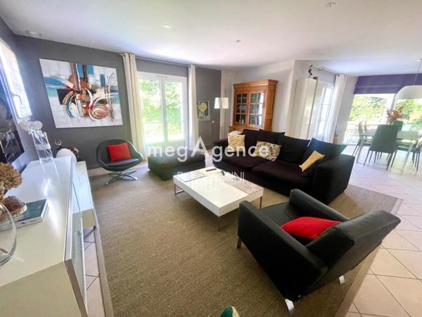 Maison à LA ROCHE-SUR-YON, 85000 - 5 pièces 149m²