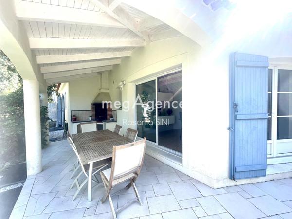 Maison à LA ROCHE-SUR-YON, 85000 - 5 pièces 149m²