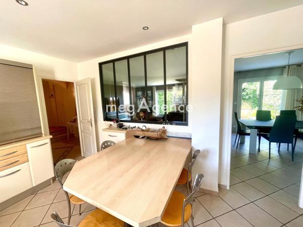 Maison à LA ROCHE-SUR-YON, 85000 - 5 pièces 149m²