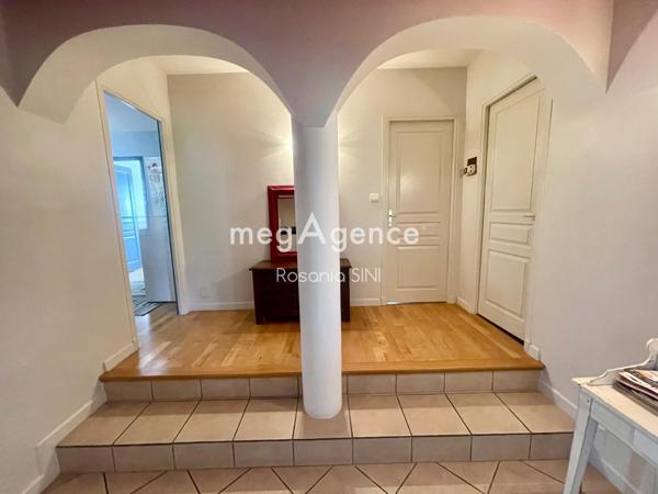 Maison à LA ROCHE-SUR-YON, 85000 - 5 pièces 149m²