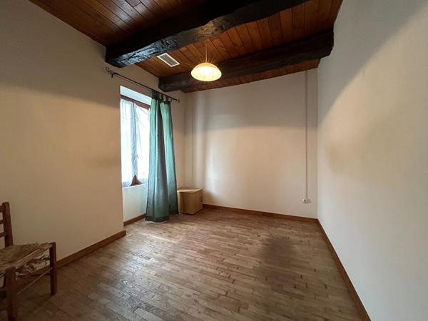 A vendre Propriété avec dépendances à 15 minutes de PERIGUEUX (24000)