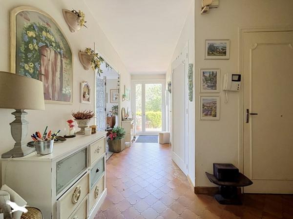 Maison 370 300 € Montussan 6 p 136 m² DPE C