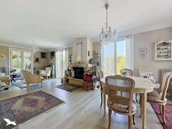 Maison 370 300 € Montussan 6 p 136 m² DPE C