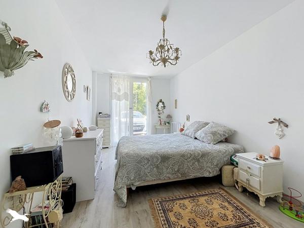 Maison 370 300 € Montussan 6 p 136 m² DPE C
