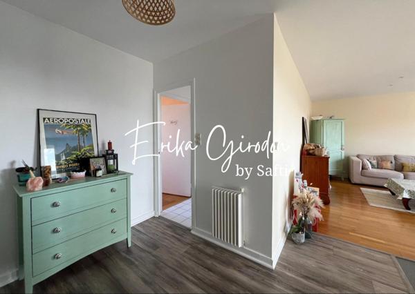 T4 dernier étage traversant avec balcon - cave - vue dégagée !