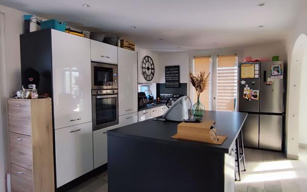 Maison à vendre    4 pièces • 128,96 m2 Marignane