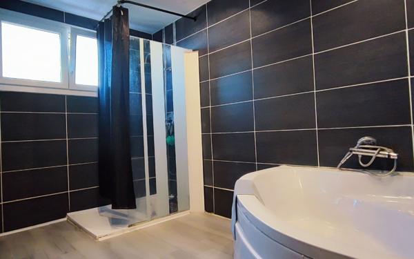 Maison à vendre    4 pièces • 128,96 m2 Marignane