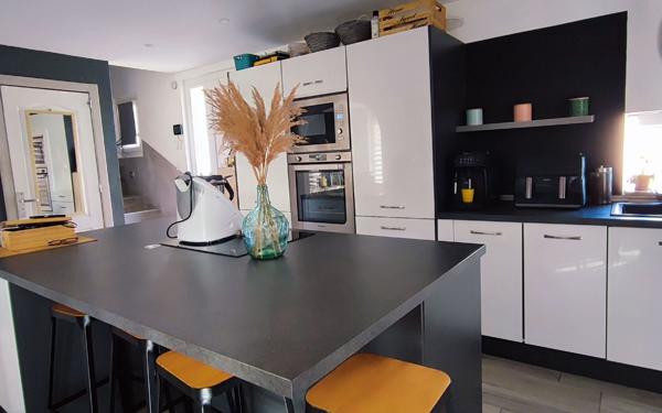 Maison à vendre    4 pièces • 128,96 m2 Marignane