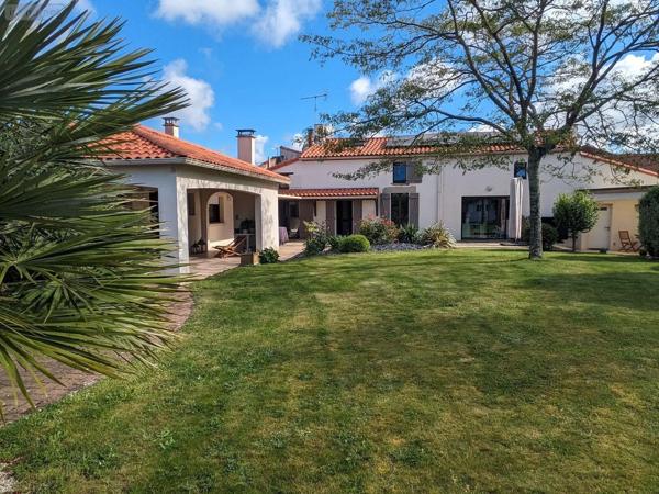 Achat - Maison Les Herbiers 85500 7 pièces 160 m 2 903 m 2