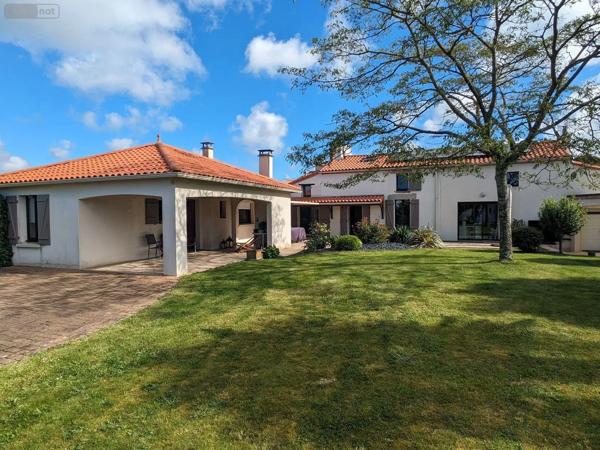 Achat - Maison Les Herbiers 85500 7 pièces 160 m 2 903 m 2