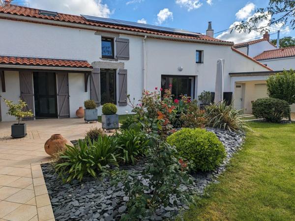 Achat - Maison Les Herbiers 85500 7 pièces 160 m 2 903 m 2