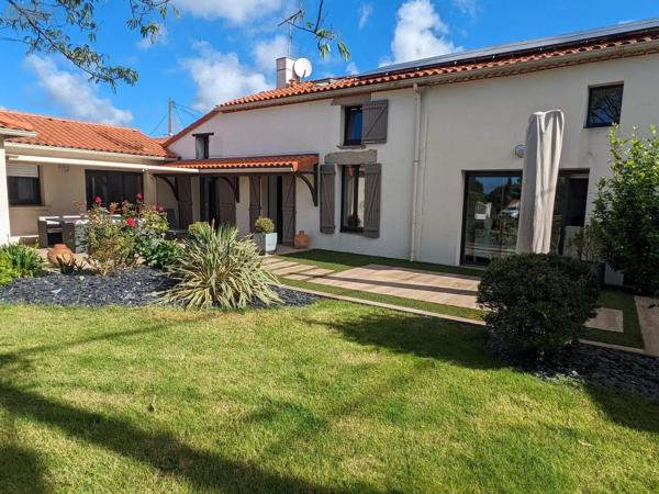 Achat - Maison Les Herbiers 85500 7 pièces 160 m 2 903 m 2