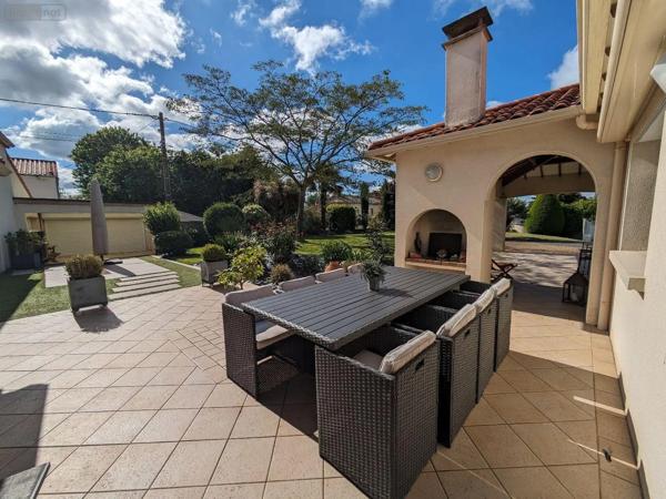 Achat - Maison Les Herbiers 85500 7 pièces 160 m 2 903 m 2