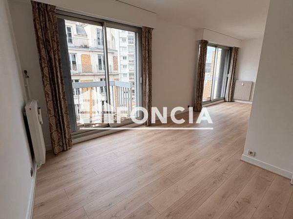 Location Appartement 4 pièces 89.49 m² - Paris 75015