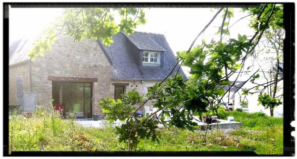 "Demeure d’Exception à Crozon : 175 m² de Caractère, 5 Chambres et Horizon Marin"