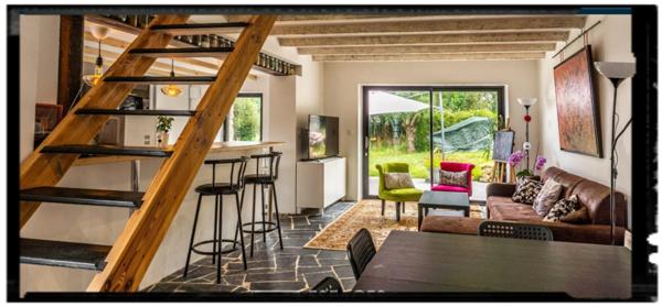 "Demeure d’Exception à Crozon : 175 m² de Caractère, 5 Chambres et Horizon Marin"