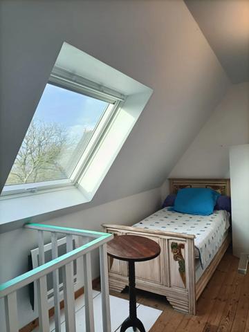 "Demeure d’Exception à Crozon : 175 m² de Caractère, 5 Chambres et Horizon Marin"