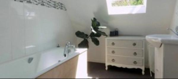 "Demeure d’Exception à Crozon : 175 m² de Caractère, 5 Chambres et Horizon Marin"