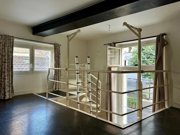 Appartement à louer 2 pièces PARIS 20EME ARRONDISSEMENT (75) au coeur de Belleville