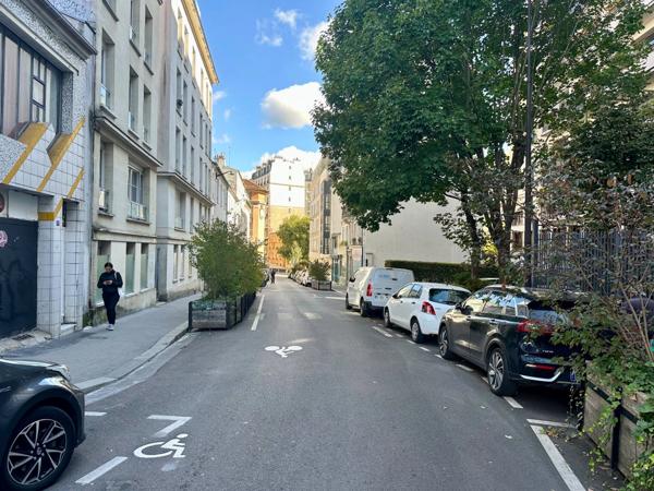 Appartement à louer 2 pièces PARIS 20EME ARRONDISSEMENT (75) au coeur de Belleville