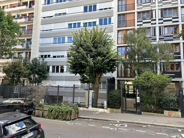 Appartement à louer 2 pièces PARIS 20EME ARRONDISSEMENT (75) au coeur de Belleville