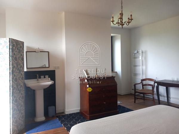 Maison 9 pièce(s) 4 chambre(s) 252.62 m²