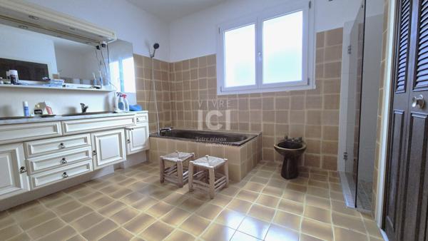 SAUTRON - DEMEURE DE CHARME DANS UN ENVIRONNEMENT PRISÉ ET VERDOYANT