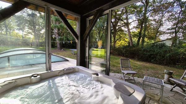 SAUTRON - DEMEURE DE CHARME DANS UN ENVIRONNEMENT PRISÉ ET VERDOYANT