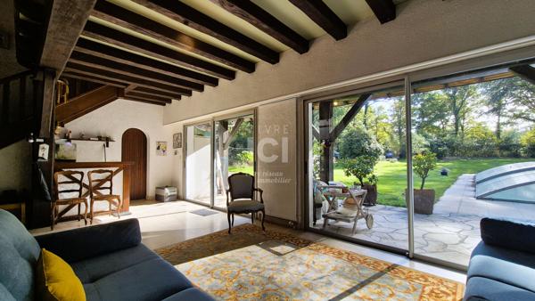 SAUTRON - DEMEURE DE CHARME DANS UN ENVIRONNEMENT PRISÉ ET VERDOYANT