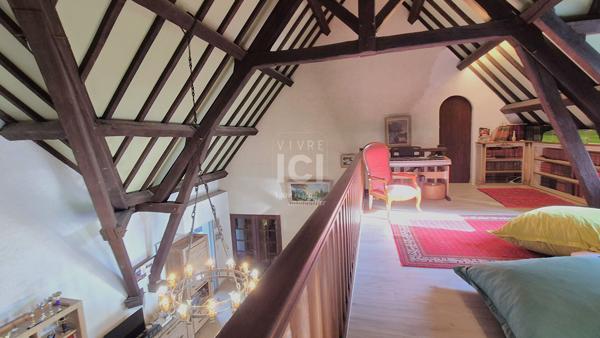 SAUTRON - DEMEURE DE CHARME DANS UN ENVIRONNEMENT PRISÉ ET VERDOYANT