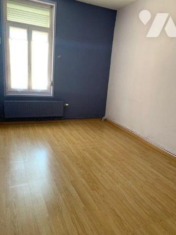 Immeuble de rapport comprenant:
- Rez-de-chaussée: 2 appartement type II, espaces communs dont...