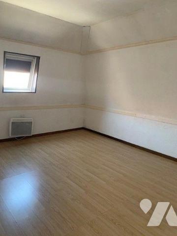 Immeuble de rapport comprenant:
- Rez-de-chaussée: 2 appartement type II, espaces communs dont...